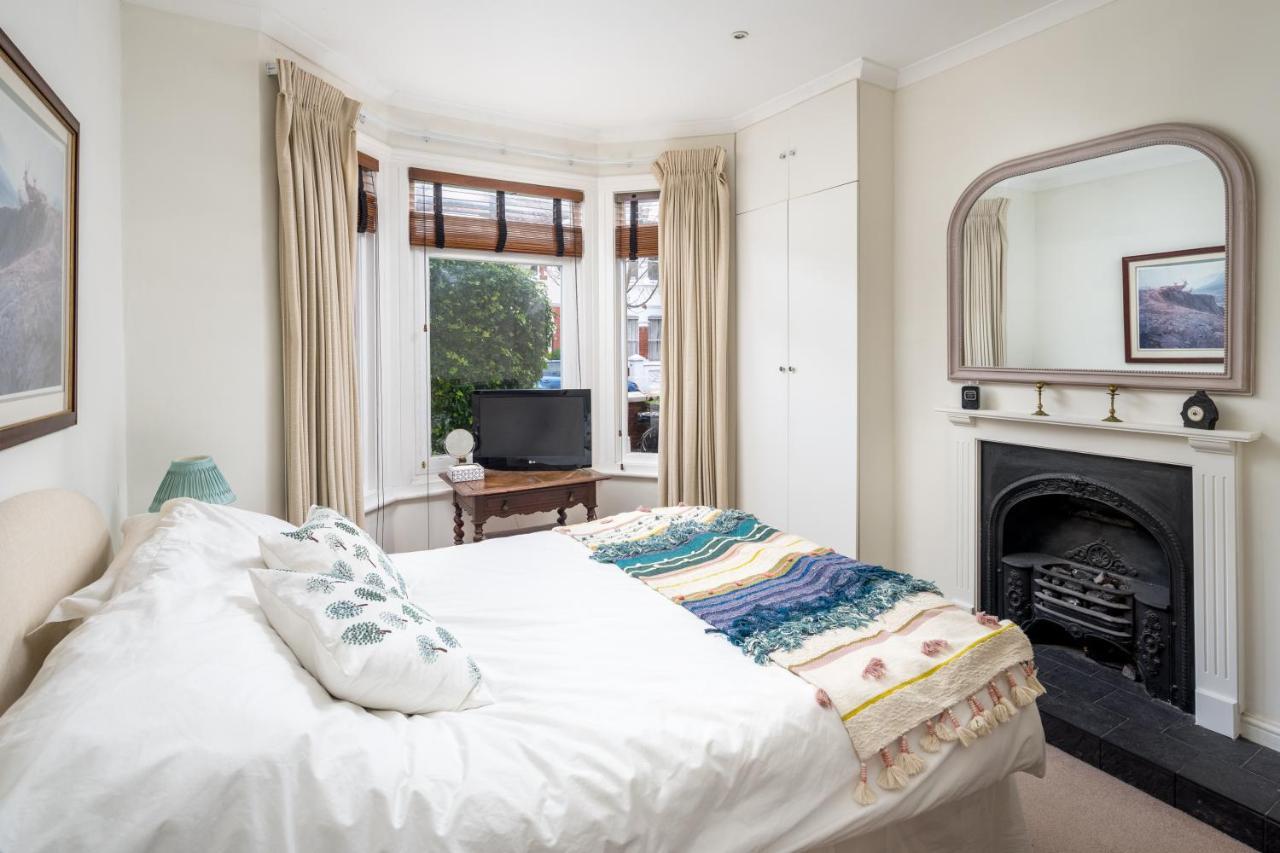 Charming 2Br Flat With Patio In Hammersmith Londen Buitenkant foto