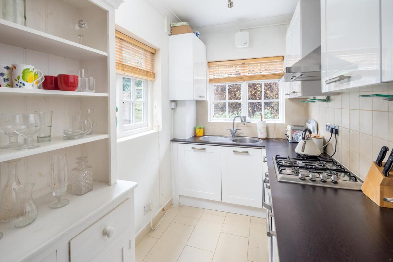 Charming 2Br Flat With Patio In Hammersmith Londen Buitenkant foto